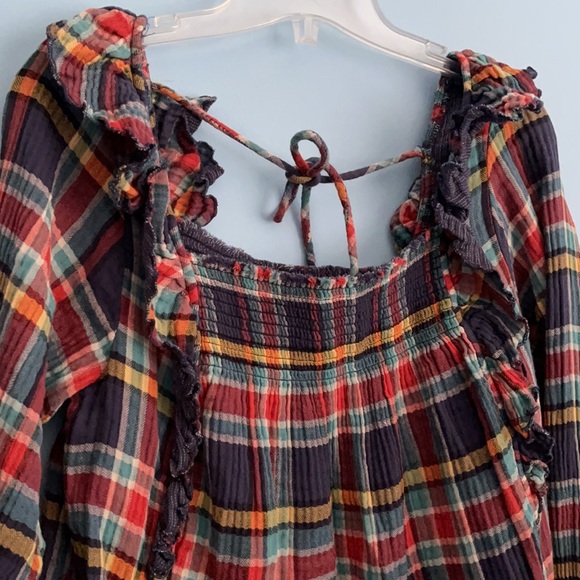 🆕 We the Free Navy Plaid Ruffled Siena Top - Picture 3 of 12